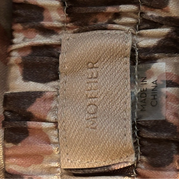 MOTHER The Lounger Ankle Pants in wildcat size M slight thread mark on leg shown - Picture 6 of 6